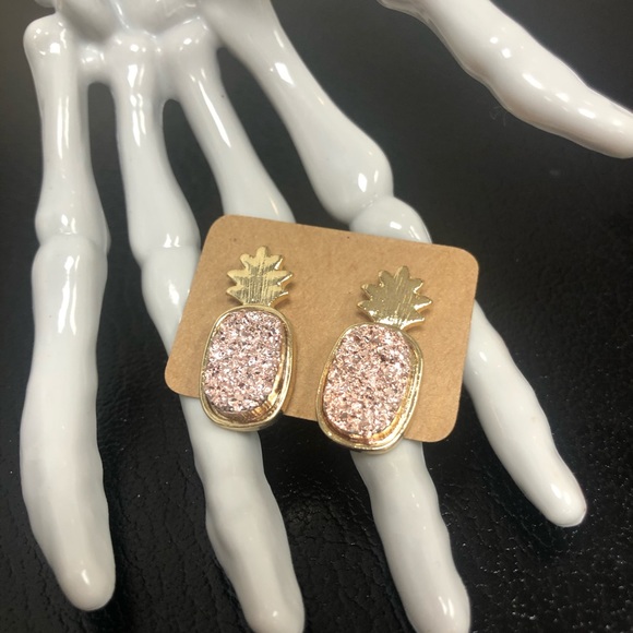 Jewelry - Druzy pink pineapple 🍍 earrings